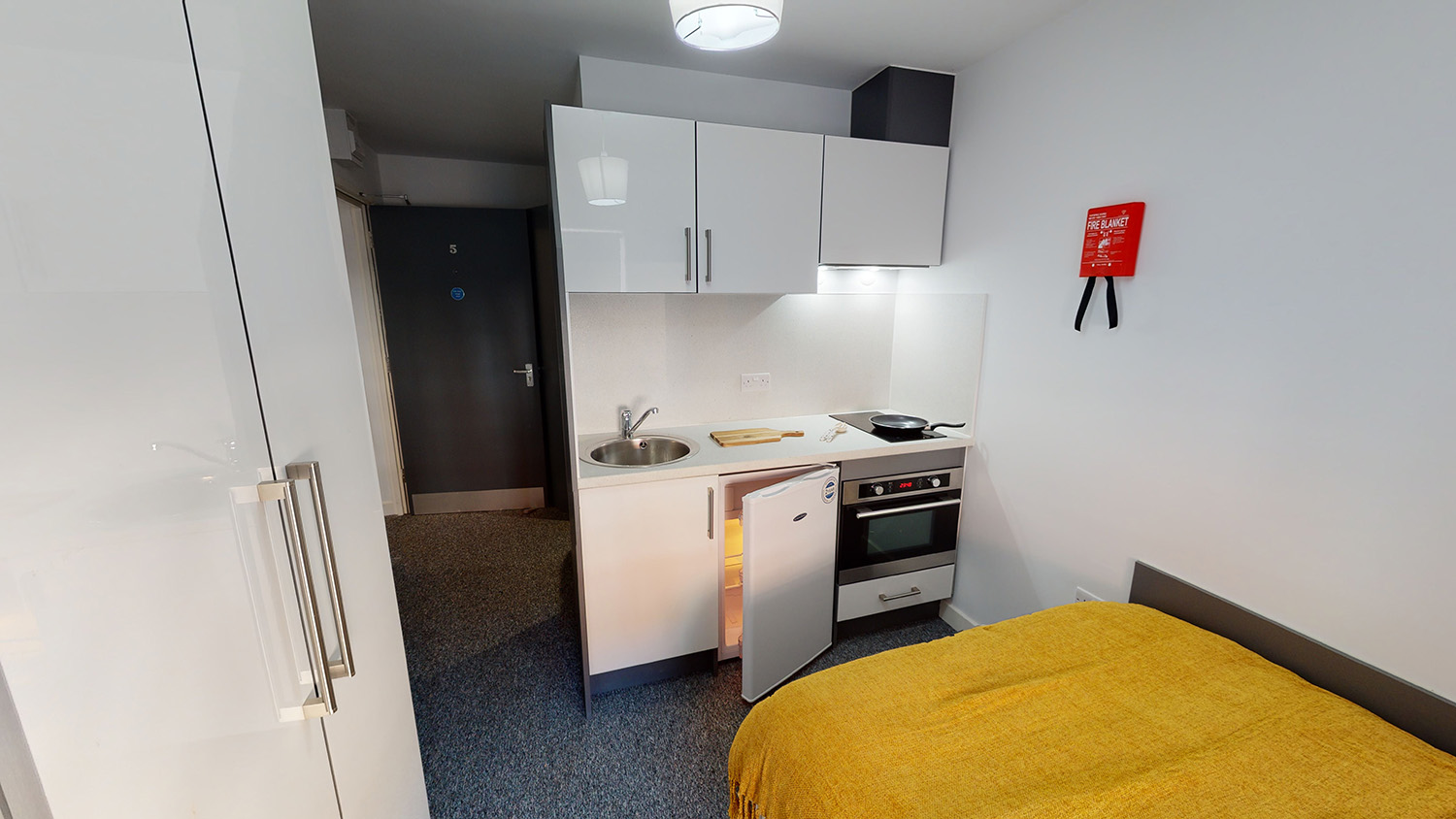 studio apartment with inbuilt kitchen | step house newcastle